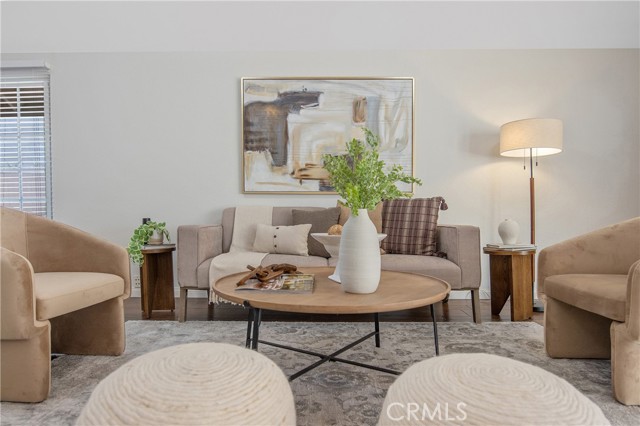 Detail Gallery Image 7 of 41 For 22810 Rio Chico Dr, Valencia,  CA 91354 - 4 Beds | 3 Baths