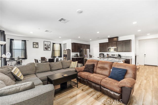 Detail Gallery Image 5 of 41 For 29587 Winterstorm Ct, Winchester,  CA 92596 - 3 Beds | 2/1 Baths