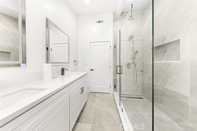 Detail Gallery Image 22 of 58 For 13010 Hartland St, North Hollywood,  CA 91605 - 2 Beds | 1 Baths