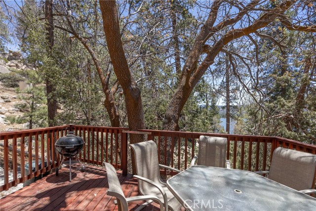 352 Big Bear Trail, Fawnskin CA: https://media.crmls.org/medias/2c3ce521-0346-4510-a71c-82a7fcdf4f17.jpg
