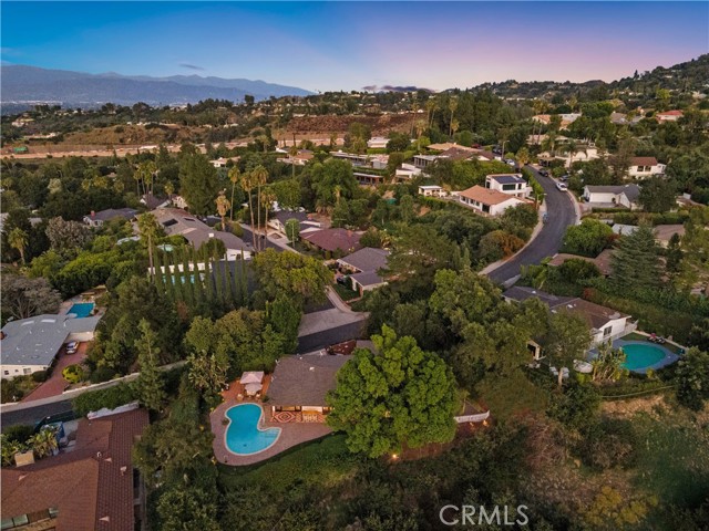 Detail Gallery Image 12 of 15 For 3701 Royal Meadow, Sherman Oaks,  CA 91403 - 4 Beds | 3 Baths