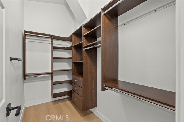 Image 22 of 35 For 25072 Atwood