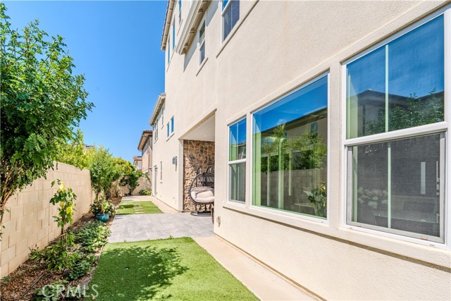68 Chasma, Irvine CA: https://media.crmls.org/medias/2c3e292e-4b8a-4050-8f64-32074ecd90eb.jpg