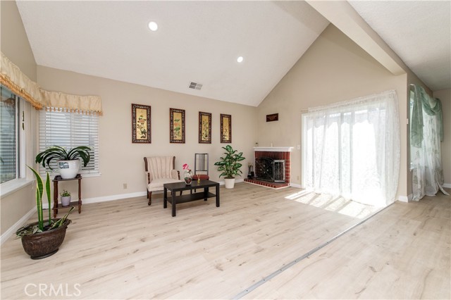 12441 Interior Circle, Los Alamitos CA: https://media.crmls.org/medias/2c3e5561-b649-404c-ada1-35ee82b695c4.jpg
