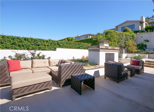 520 Via Media, Palos Verdes Estates, California 90274, 3 Bedrooms Bedrooms, ,2 BathroomsBathrooms,Residential,Sold,Via Media,PV22040165