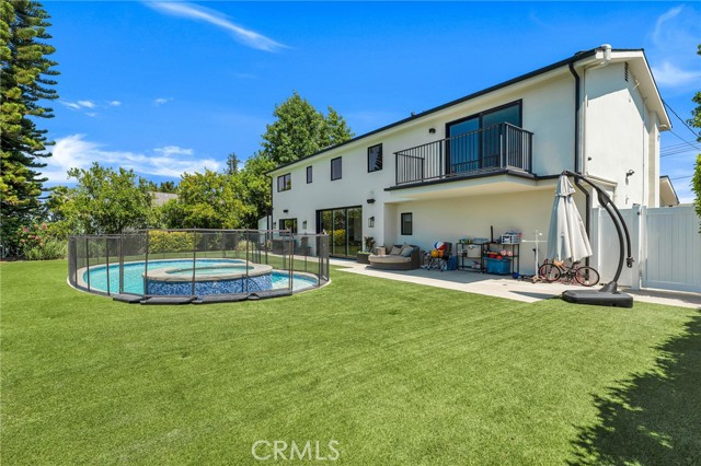 23241 Aetna Street, Woodland Hills CA: https://media.crmls.org/medias/2c3eb0e9-69f4-4312-987c-80be1442ace1.jpg