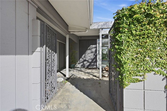 Detail Gallery Image 2 of 27 For 1510 Westcliff Dr #1,  Newport Beach,  CA 92660 - 2 Beds | 2 Baths