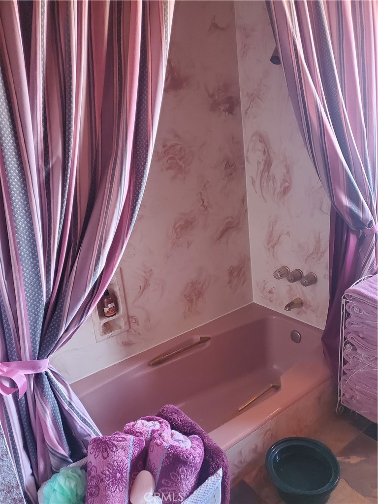 https://media.crmls.org/medias/2c3f5d82-a49c-48cb-82df-49f7b89c576d.jpg?preset=X-Large