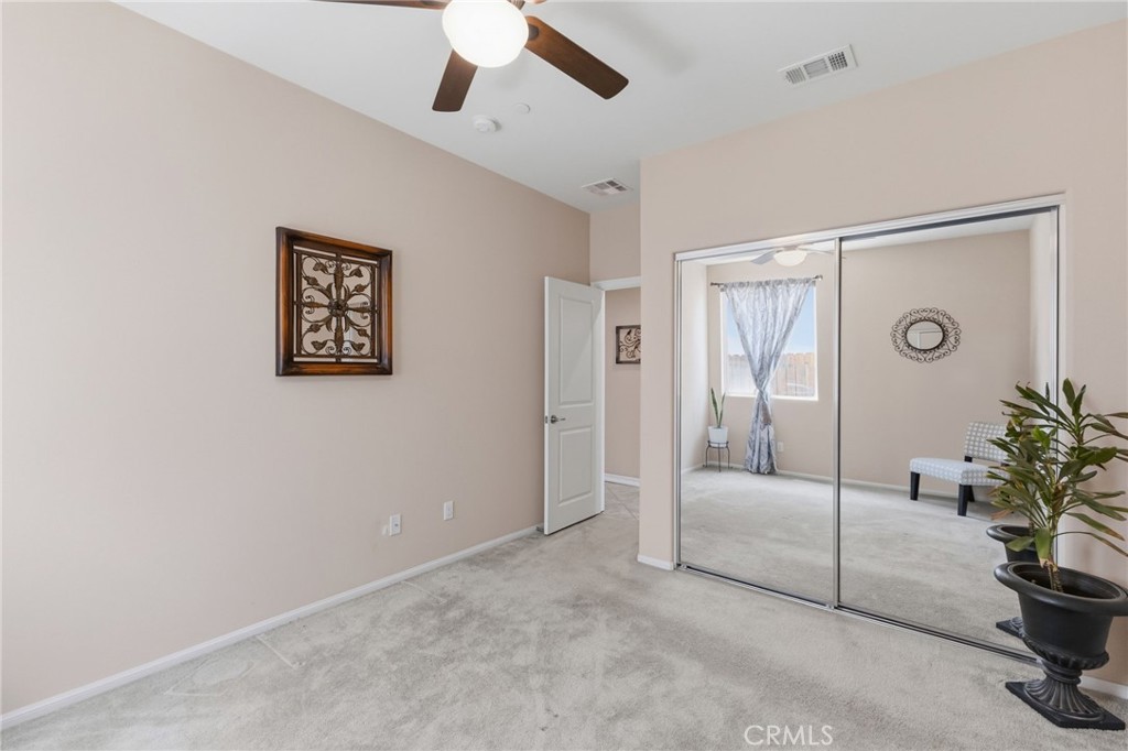 https://media.crmls.org/medias/2c3fab71-9364-425a-a5fc-a453402b5257.jpg?preset=X-Large