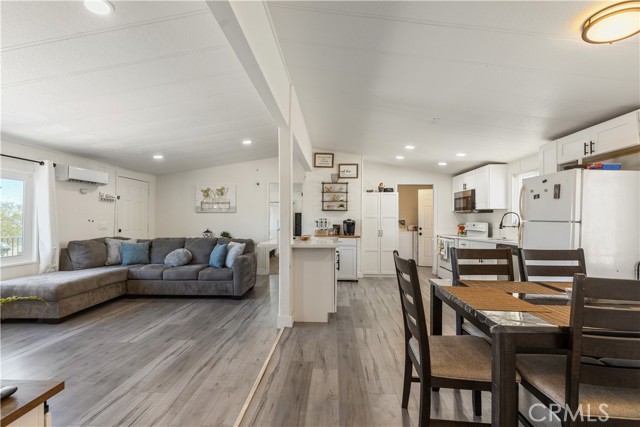74993 Serrano Drive,  CA: https://media.crmls.org/medias/2c3fe7da-d398-4acc-8508-2111c3c557bb.jpg