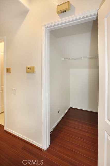 Image 43 of 50 For 961 Lone Pine