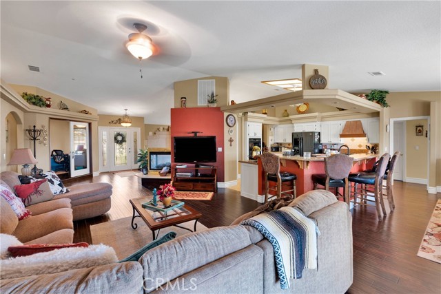 12958 Ranchero Road, Oak Hills CA: https://media.crmls.org/medias/2c410e45-93d3-4abb-8221-ae2c10a42063.jpg