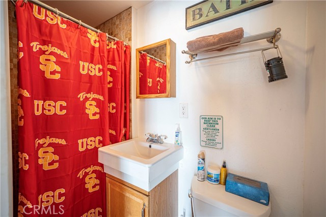 2033 E Duell Street, Glendora CA: https://media.crmls.org/medias/2c410eb4-7a43-4394-9980-3dda4668292c.jpg