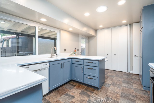 Detail Gallery Image 6 of 23 For 1429 Seven Hills, Hemet,  CA 92545 - 2 Beds | 2 Baths