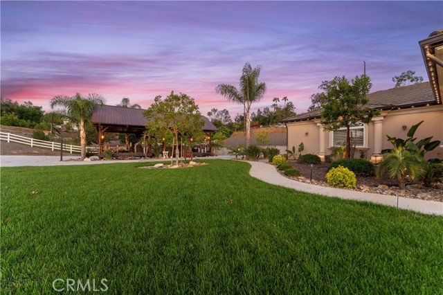 16905 Silver Star Court, Riverside CA: https://media.crmls.org/medias/2c439750-f425-4105-8152-8bc9792c1c89.jpg