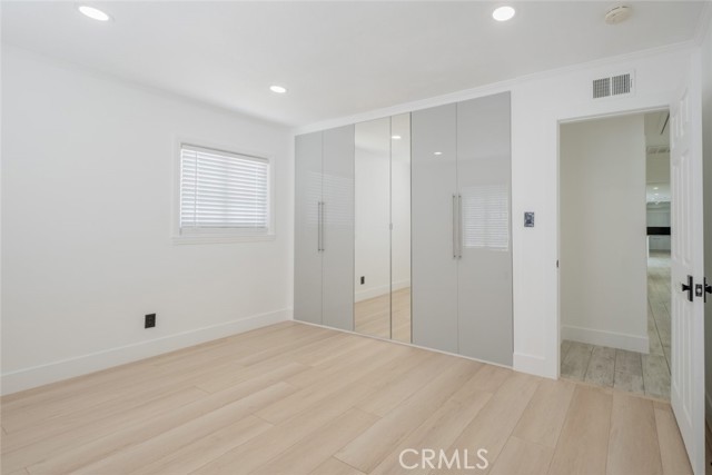 9830 Foothill Boulevard, Sylmar CA: https://media.crmls.org/medias/2c449ba7-1972-4656-b4b6-21b60d2ec71d.jpg
