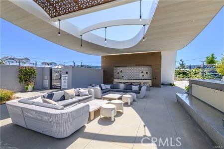 https://media.crmls.org/medias/2c44a08e-079e-4cc2-8c4d-b8a6a2329d4b.jpg?preset=X-Large