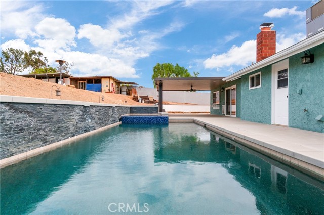 3202 Half Circle Road, Norco CA: https://media.crmls.org/medias/2c44eb7b-80b0-4665-b433-18316df17d17.jpg