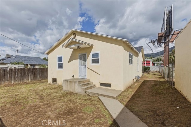 Detail Gallery Image 19 of 40 For 3383 Highland, Highland,  CA 92346 - 3 Beds | 1/1 Baths