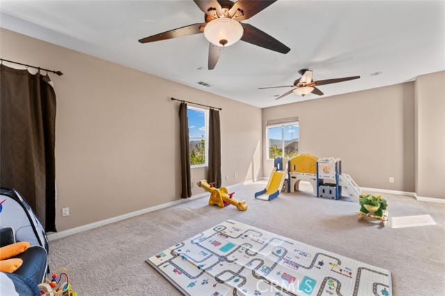 Detail Gallery Image 42 of 63 For 15520 Megan Dr, Canyon Country,  CA 91387 - 5 Beds | 4 Baths
