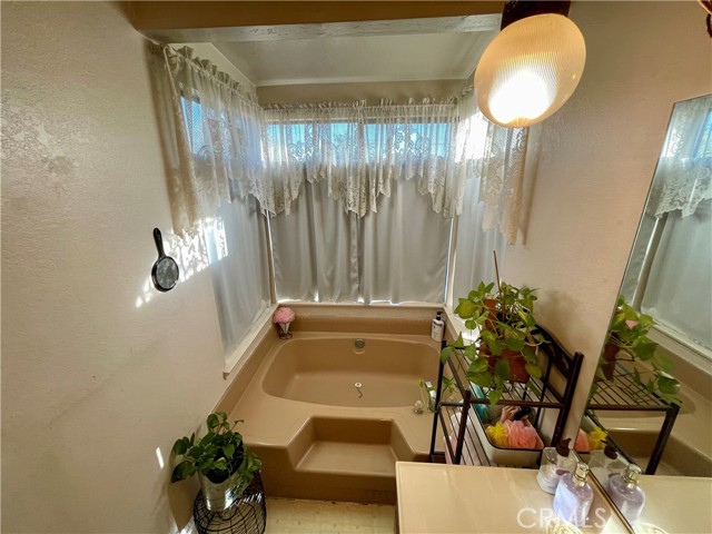 14609 Olivera Road, Victorville CA: https://media.crmls.org/medias/2c466d01-3580-4418-8c2d-6ec28626e64f.jpg