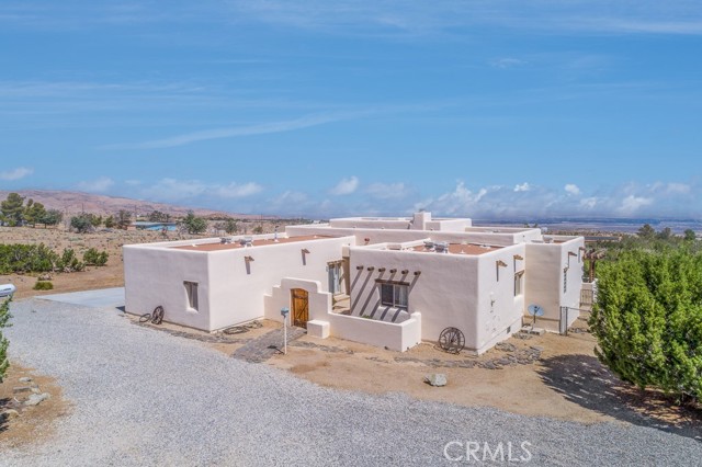 10555 Cima Mesa Road, Juniper Hills CA: https://media.crmls.org/medias/2c46e25e-1d5d-4a61-a706-046120d0987b.jpg