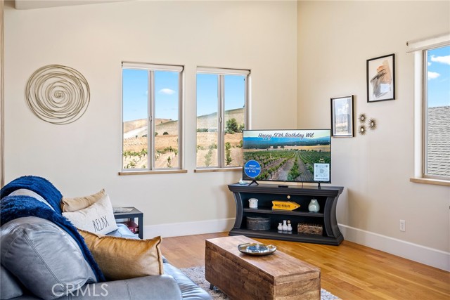 7110 Drake Road, Paso Robles CA: https://media.crmls.org/medias/2c47ba9d-2503-41d0-8afb-d6b45e33d87d.jpg