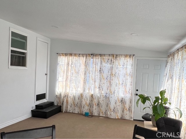 1017 S Chester Avenue, Compton CA: https://media.crmls.org/medias/2c47c88c-e05f-4abb-a959-4313e17d9238.jpg