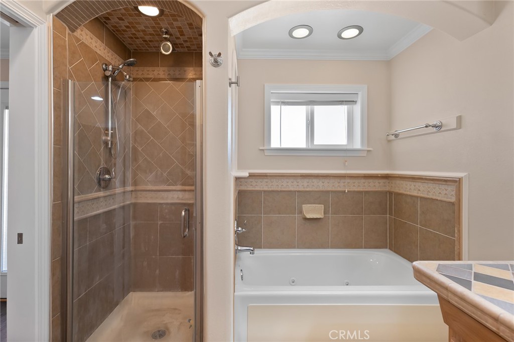 https://media.crmls.org/medias/2c47ed84-7e97-4e36-970c-2c4d3eef7577.jpg?preset=X-Large