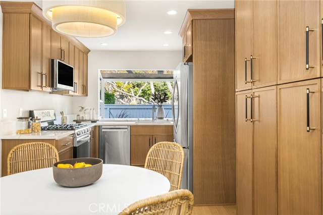 Detail Gallery Image 22 of 60 For 11 Thunder Trl #6,  Irvine,  CA 92614 - 4 Beds | 2/1 Baths