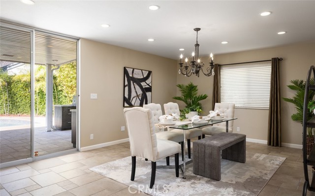 Detail Gallery Image 14 of 38 For 1032 Saint John Pl, North Tustin,  CA 92705 - 4 Beds | 2/1 Baths