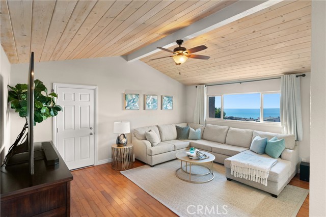 19 Coraltree Lane, Rolling Hills Estates CA: https://media.crmls.org/medias/2c49c23b-6efd-43e9-819b-5fac0a99f66d.jpg