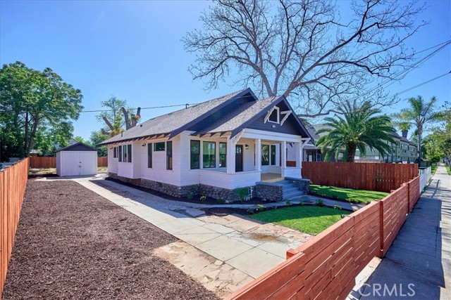 Detail Gallery Image 2 of 38 For 842 N Gordon St, Pomona,  CA 91768 - 3 Beds | 2 Baths