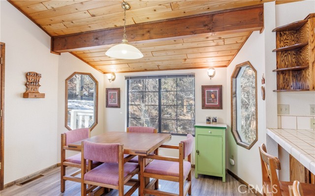 Detail Gallery Image 13 of 33 For 801 Highland, Sugarloaf,  CA 92386 - 2 Beds | 1/1 Baths