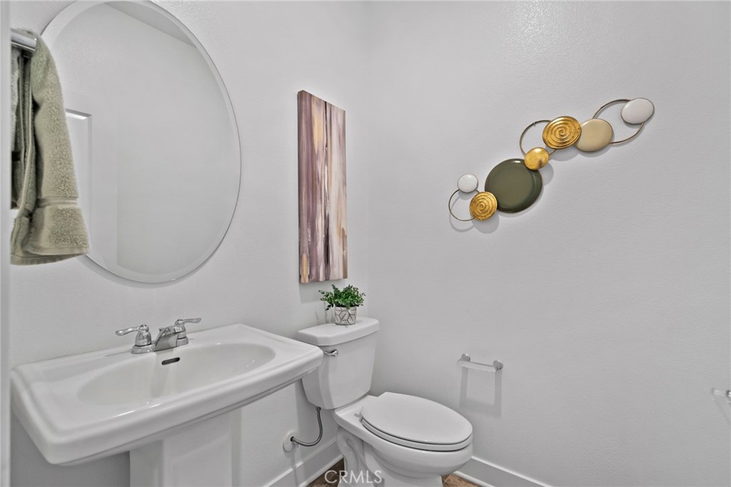 https://media.crmls.org/medias/2c4d86e4-36ad-40b3-8c3d-91a7b6f92cab.jpg?preset=X-Large