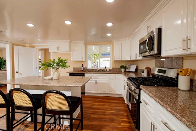 Detail Gallery Image 29 of 55 For 1305 W Riverside, Burbank,  CA 91506 - 4 Beds | 2 Baths