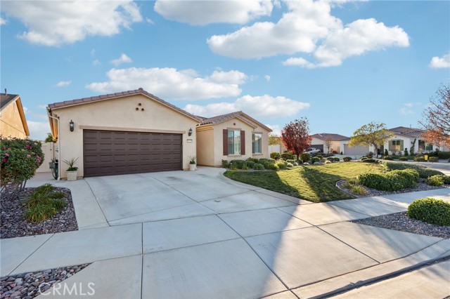 Detail Gallery Image 2 of 75 For 5623 Corte Heraldo, Hemet,  CA 92545 - 3 Beds | 3 Baths