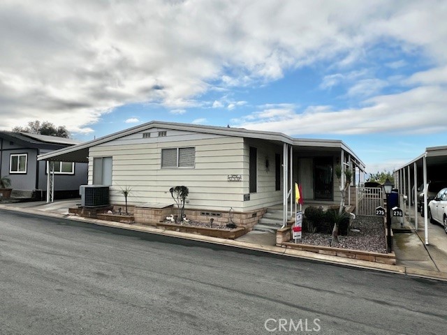3850 Atlantic Avenue, Highland CA: https://media.crmls.org/medias/2c50685d-4e86-4e34-baa2-fdf73864ec1e.jpg