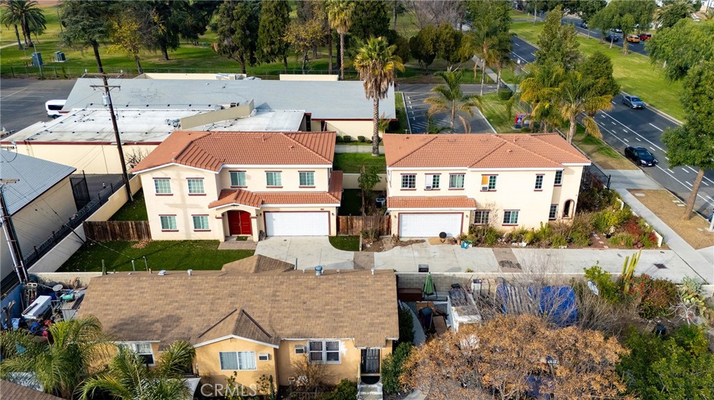 MLS #OC25115393 img 2