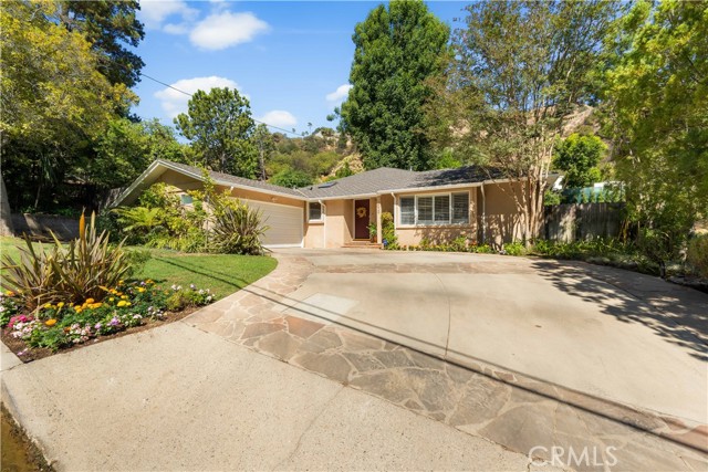Detail Gallery Image 28 of 33 For 3629 Loadstone Dr, Sherman Oaks,  CA 91403 - 3 Beds | 2 Baths