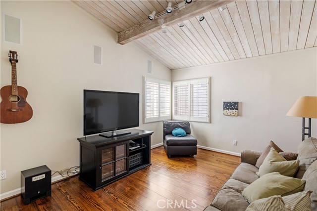 319 26th Place, Manhattan Beach, California 90266, 3 Bedrooms Bedrooms, ,2 BathroomsBathrooms,Residential,Sold,26th,SB22115573