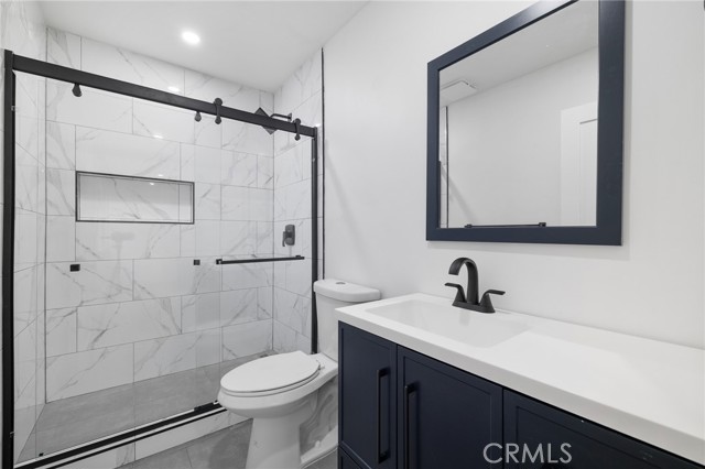 Detail Gallery Image 15 of 18 For 17000 Burbank Bld #301,  Encino,  CA 91316 - 2 Beds | 2 Baths