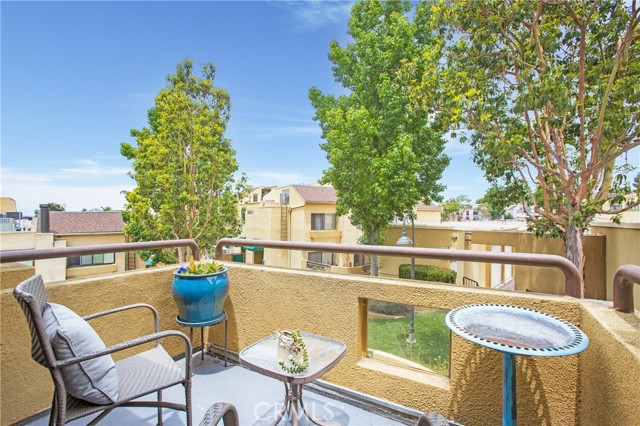 25712 Le Parc, Lake Forest CA: https://media.crmls.org/medias/2c5351ad-3efb-4b60-9302-79478b1f2cc6.jpg