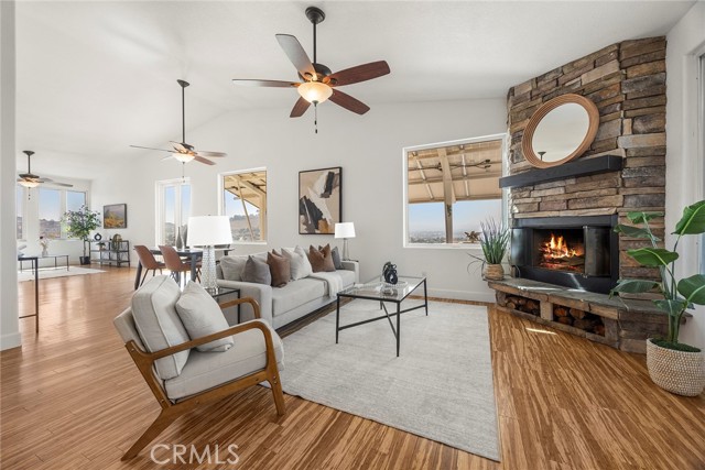 Detail Gallery Image 7 of 49 For 7871 Virtue Vista Dr, Jurupa Valley,  CA 92509 - 4 Beds | 2/1 Baths