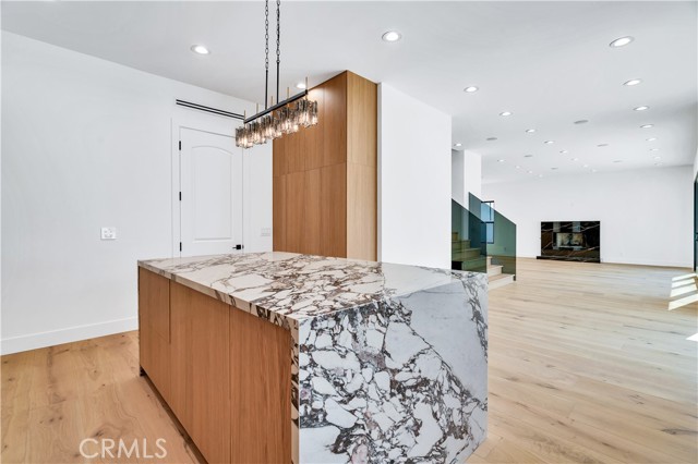 Detail Gallery Image 17 of 57 For 13838 Milbank St, Sherman Oaks,  CA 91423 - 4 Beds | 4 Baths