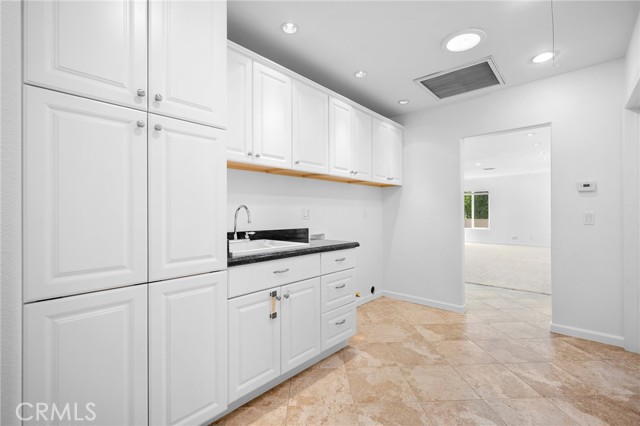 Detail Gallery Image 17 of 31 For 16814 Hartland, Lake Balboa,  CA 91406 - 3 Beds | 2 Baths