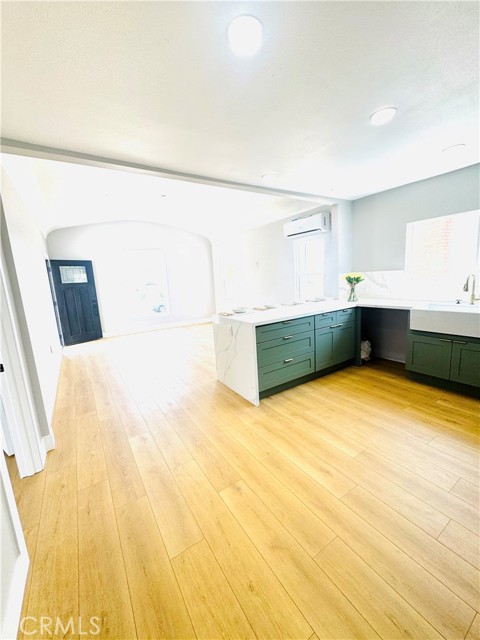 9231 La Salle Avenue, Los Angeles CA: https://media.crmls.org/medias/2c55aedf-ea16-48e4-bfe5-b0fb05601586.jpg