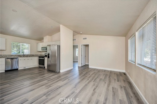 Detail Gallery Image 6 of 22 For 200 Hoover, Clearlake Oaks,  CA 95423 - 3 Beds | 2 Baths