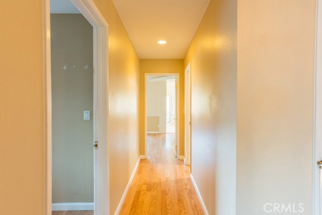 Detail Gallery Image 26 of 66 For 23132 Posada, Valencia,  CA 91354 - 5 Beds | 3 Baths