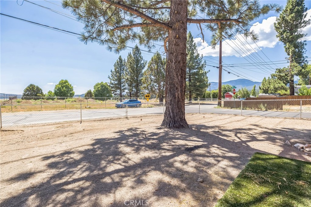 https://media.crmls.org/medias/2c582088-3300-4905-ab1f-28b546c5c742.jpg?preset=X-Large